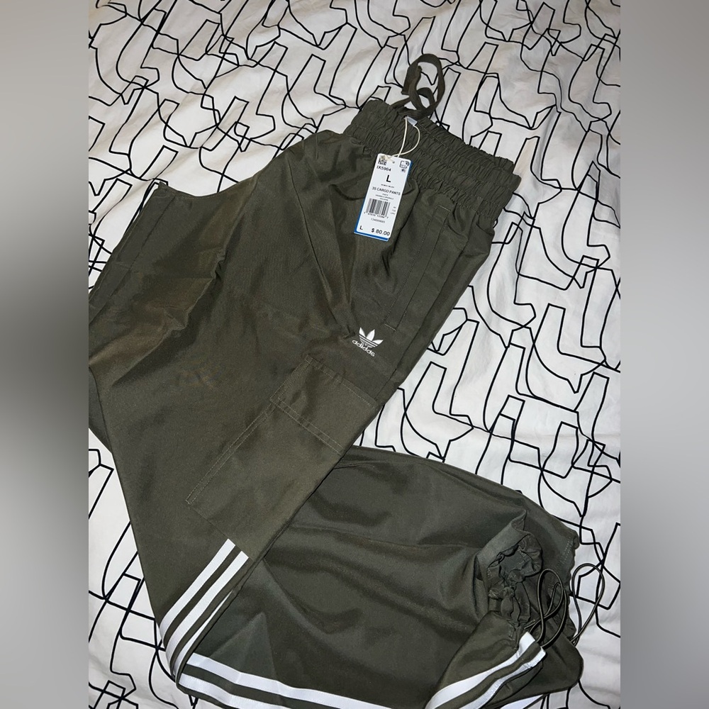 adidas adicolor green cargo pants